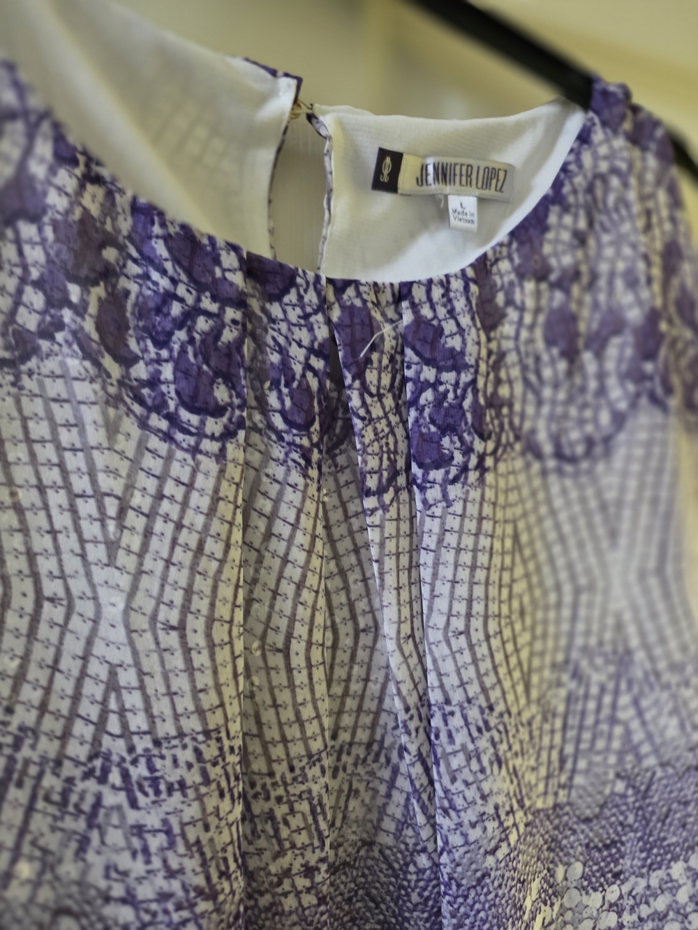 Jennifer Lopez White and Purple Printed Top